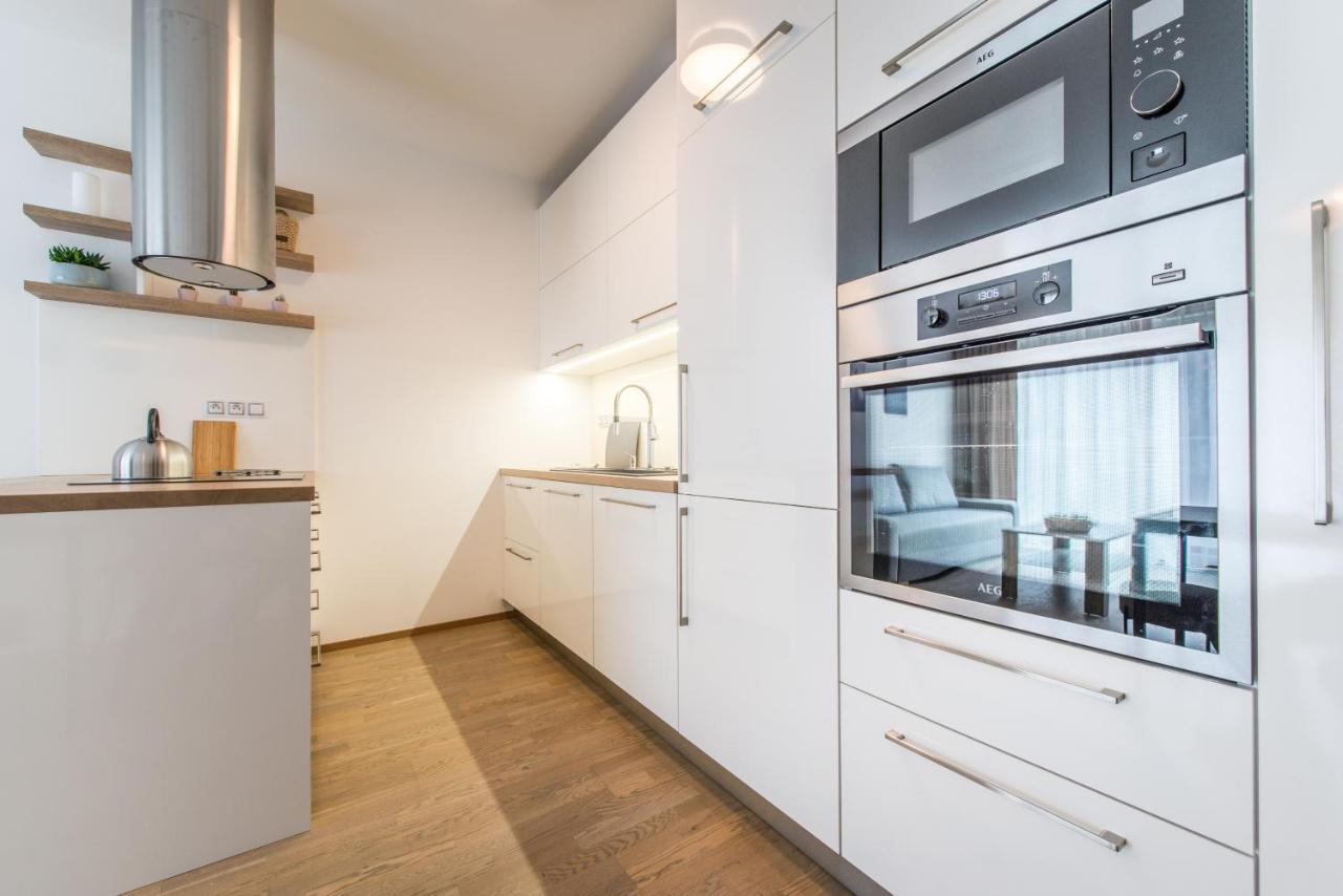 Mozart Central Apartments With Garage Prague Exterior photo