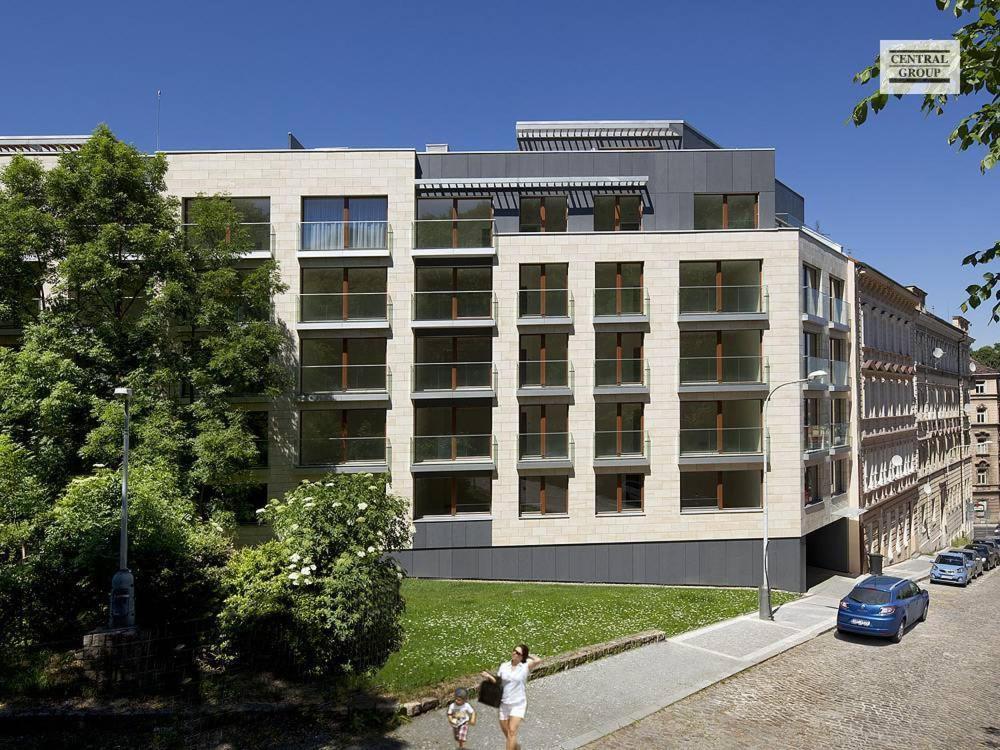 Mozart Central Apartments With Garage Prague Exterior photo